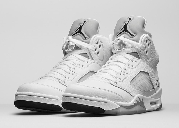 4/4発売！ナイキ エア ジョーダン 5 レトロ メタリック シルバー (NIKE AIR JORDAN 5 RETRO METALLIC SILVER) [136027-130]