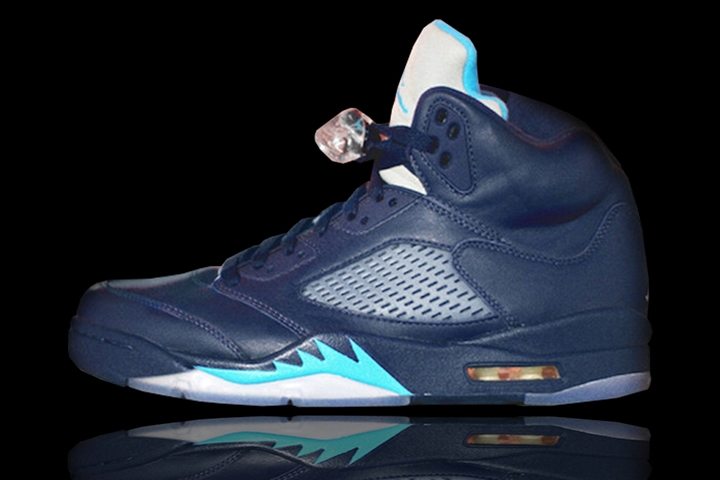 5/2発売！ナイキ エア ジョーダン 5 レトロ ホーネット ミッドナイトネイビー (NIKE AIR JORDAN 5 RETRO HORNETS MIDNIGHT NAVY) [136027-405]