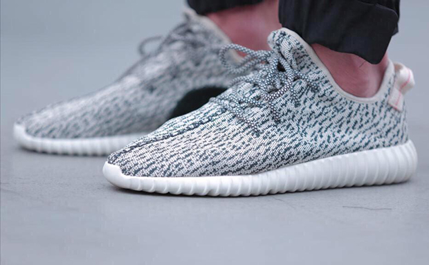 [続報]アディダス (adidas) × カニエ ウェスト (Kanye West)のコラボスニーカー「イージー ブースト (YEEZY 350 BOOST LOW)」の発売日決定！