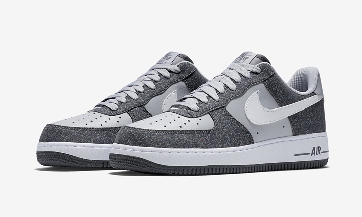 海外展開中！ナイキ エア フォース 1 (NIKE AIR FORCE 1) [488298-097]