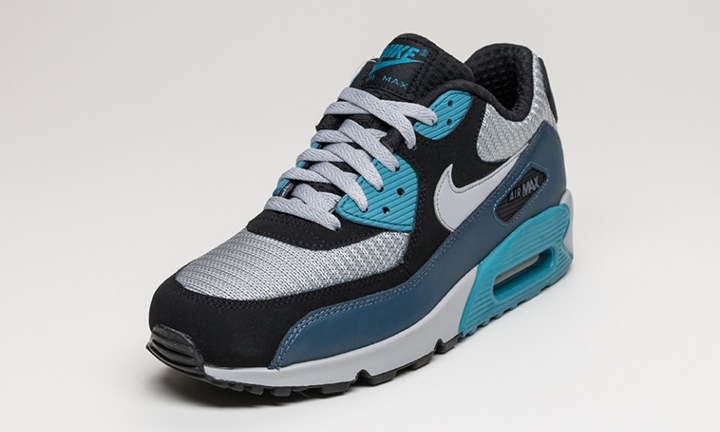 シックなブルーカラーのナイキ エア マックス 90 エッセンシャル (NIKE AIR MAX 90 ESSENTIAL) [537384-414]