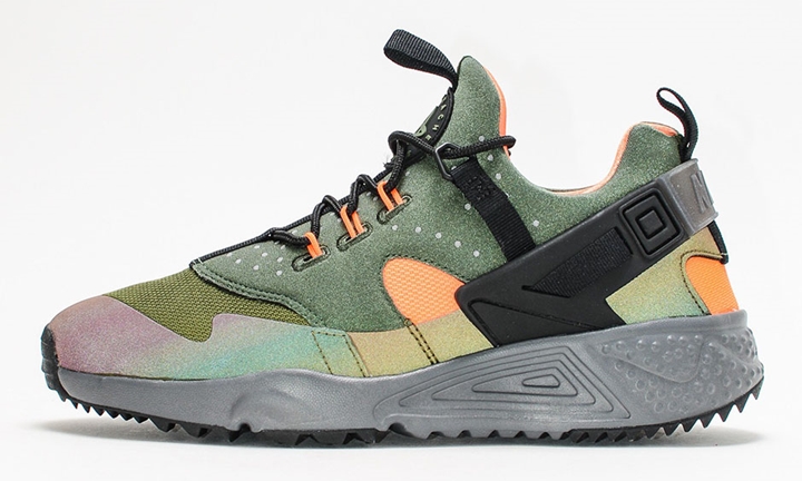 海外近日発売！ナイキ エアハラチ ユーティリティー プレミアム カーボングリーン (NIKE AIR HUARACHE UTILITY PREMIUM CARBON GREEN) [806979-300]