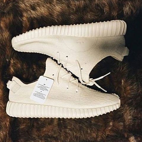 【速報】11/14発売のadidas Originals YEEZY 350 BOOST LOW ニューカラーは”ベージュ”or”ホワイト”か！？(アディダス カニエ ウェスト イージー ブースト Kanye West)