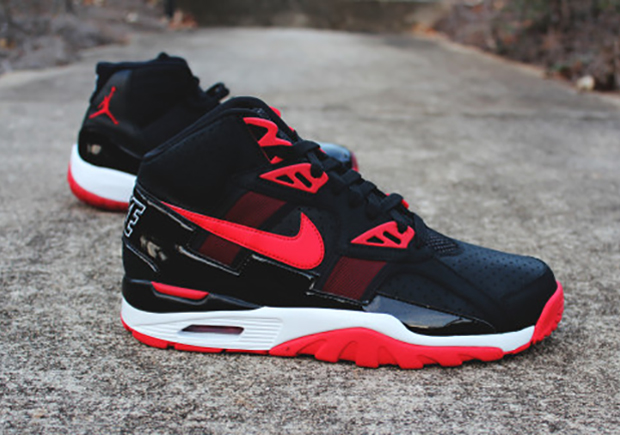 nike air trainer sc bred