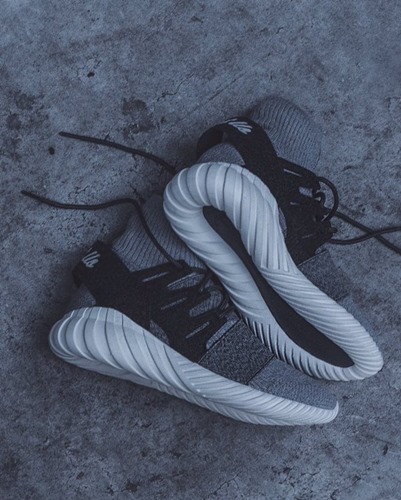 RONNIE FIEG × adidas Consortium TUBULAR DOOMS？ (ロニー・フィーグ アディダス コンソーシアム チュブラー ドゥーム)