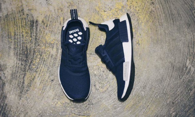 ”Navy/Whiteカラー”のadidas Originals NMD_R1 Pack (アディダス オリジナルス エヌ エム ディー アール ワン パック “ネイビー/ホワイト”)