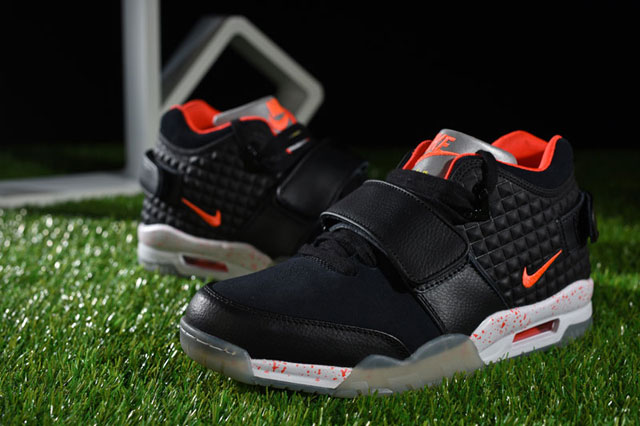 3/18発売！ナイキ エア トレーナー ビクター クルーズ ブラック/クリムゾン (NIKE AIR TRAINER VICTORY CRUZ QS Black/Crimson) [821955-001]