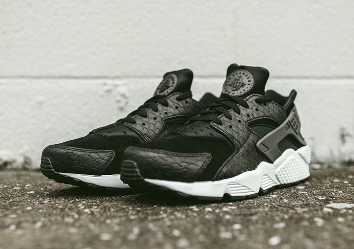 新品NIKE AIR HUARACHE RUN  エア ハラチ ラン プレミアム