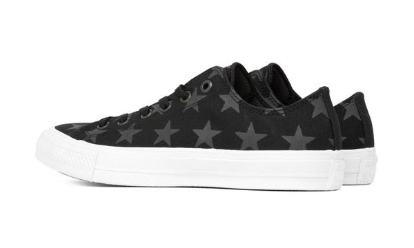 蓄光のスターが映えるCONVERSE ALL STAR II OX "REFLECTIVE STAR PRINT"が海外展開！ (コンバース オールスター "リフレクティブ スター プリント")