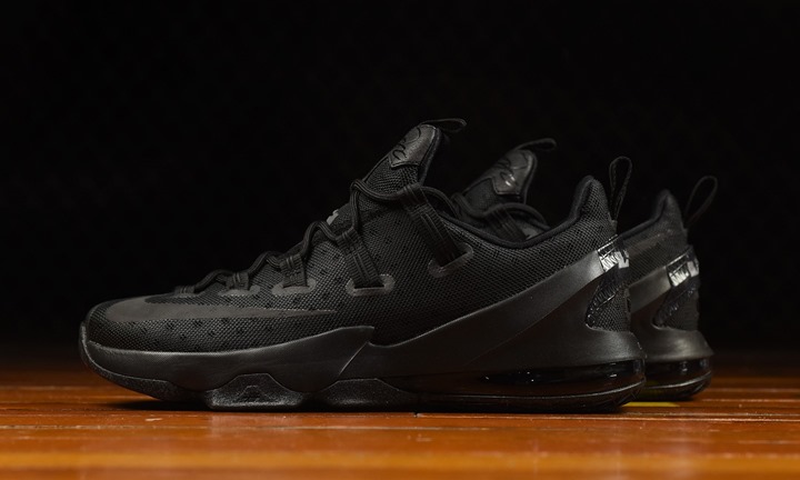 海外展開！ナイキ レブロン 13 ロー “ブラック アウト” (NIKE LEBRON XIII LOW “Black Out”) [831925-001]