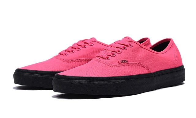 アッパーにショッキングピンクを採用したvans Authentic バンズ オーセンティック Fullress スニーカー発売日 抽選情報 ニュースを掲載 ナイキ ジョーダン ダンク シュプリーム Supreme 等のファッション情報を配信