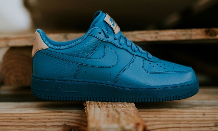 海外展開！シュータンラベルが剥がせるナイキ エア フォース 1 ロー 07 エレベイト “スモーキー ブルー” (NIKE AIR FORCE 1 LOW 07 LV8 “Smokey Blue”) [718152]