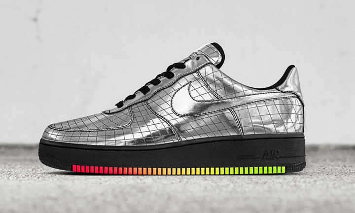 エルトン・ジョンへ贈られたナイキ エア フォース 1 ロー “ジェット – ビートゥルー” (NIKE AIR FORCE 1 LOW “Jet – BE TRUE”)