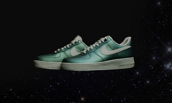 イリディセントアッパーのナイキ ウィメンズ エア フォース 1 ロー 07 エレベート 2カラー (NIKE WMNS AIR FORCE 1 LOW 07 LV8 “Fresh Mint/Track Red”) [820438-300,602]