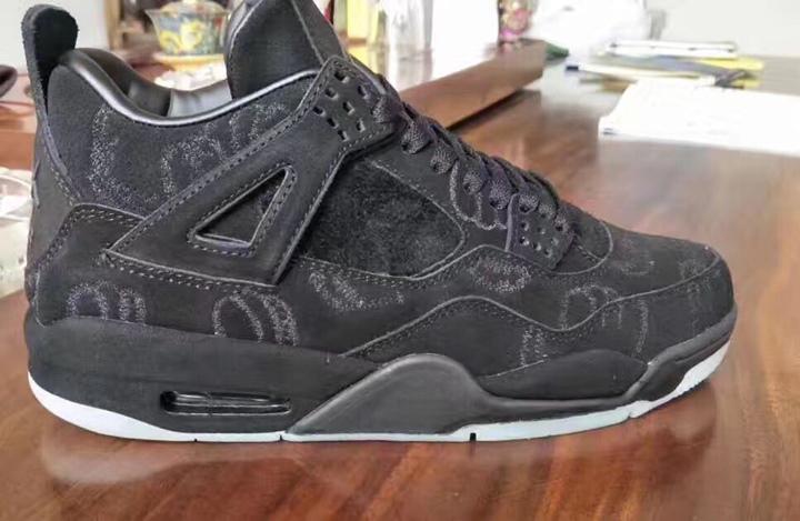 【リーク】KAWS × NIKE AIR JORDAN IV "Black Suede" (カウズ ナイキ エア ジョーダン 4 "ブラック スエード")