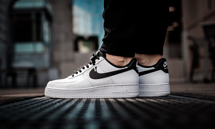 超シンプルなナイキ エア フォース 1 ロー “ホワイト/ブラック”が海外展開 (NIKE AIR FORCE 1 LOW “White/Black”) [820266-101]