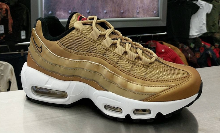 5/18発売予定！ナイキ エア マックス 95 プレミアム QS “メタリック ゴールド” (NIKE AIR MAX 95 PREMIUM QS “Metallic Gold”) [918359-700]