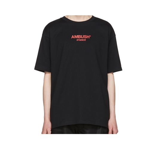 SSENSE限定！AMBUSH BLACK LOGO TEE (アンブッシュ ブラック ロゴ)