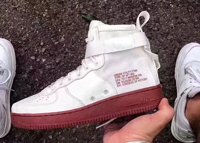 ナイキ スペシャル フィールド エア フォース 1 ミッド “アイボリー/ダーク レッド” (NIKE SPECIAL FIELD AIR FORCE 1 {SFAF-1} MID “Ivory/Dark Red”) [917753-100]