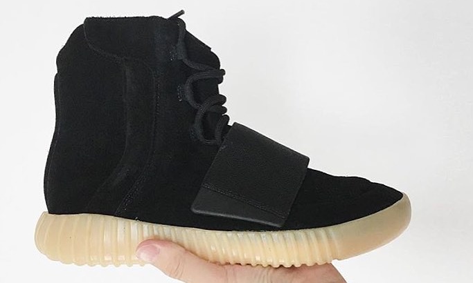 【リーク】Core Black × Gumカラーのadidas Originals YEEZY 750 BOOST (アディダス オリジナルス イージー 750 ブースト “コア ブラック × ガム”)