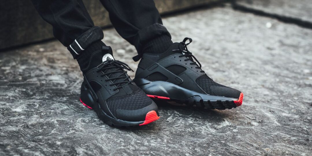 ナイキ エア ハラチ ラン ウルトラ “ブラック/ユニバーシティ レッド” (NIKE AIR HUARACHE RUN ULTRA “Black/University Red”) [819685-012]