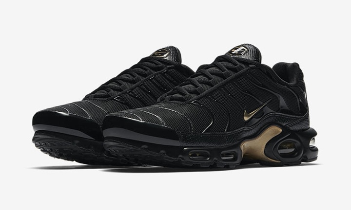 air max plus tn black metallic gold