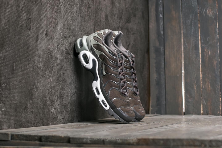 ナイキ エア マックス プラス “カーゴ カーキ” (NIKE AIR MAX PLUS “Cargo Khaki”) [852630-300]