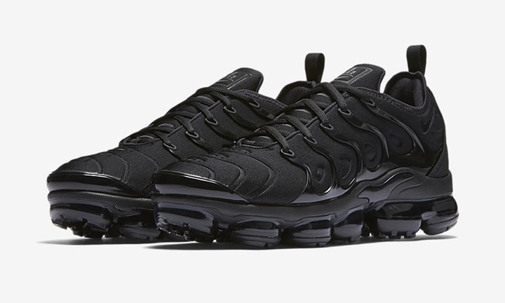 ナイキ エア ヴェイパーマックス プラス “トリプル ブラック” (NIKE AIR VAPORMAX PLUS “Triple Black”) [924453-004]