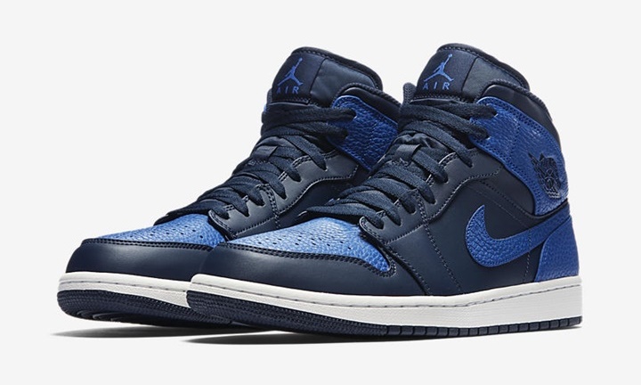 タンブルレザーのナイキ エア ジョーダン 1 ミッド “オブシディアン/ロイヤル” (NIKE AIR JORDAN 1 MID “Obsidian/Royal” TUMBLED LEATHER) [554724-412]