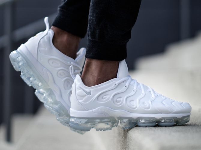 【リーク】”トリプル ホワイト”カラーのナイキ エア ヴェイパーマックス プラス (NIKE AIR VAPORMAX PLUS “Triple White”)