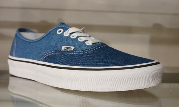 VANS AUTHENTIC “Denim 2-Tone” (バンズ オーセンティック “デニム ツートーン”)