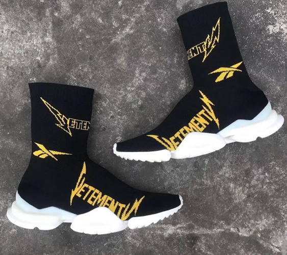 メタリカフォントを使用した新たなVETEMENTS × REEBOK 2018 S/S「Sock Runner」 (ヴェトモン リーボック 2018 春夏)