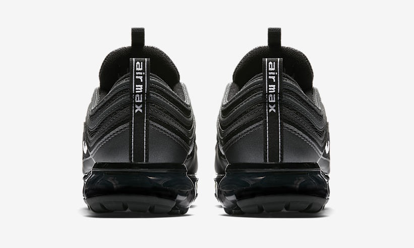 black vapormax 97