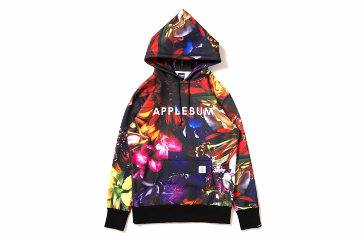 APPLEBUMから黒を基調としたカラフルな花柄が目を惹くロゴパーカー「"Flower Black" Sweat Parka」が発売 (アップルバム)