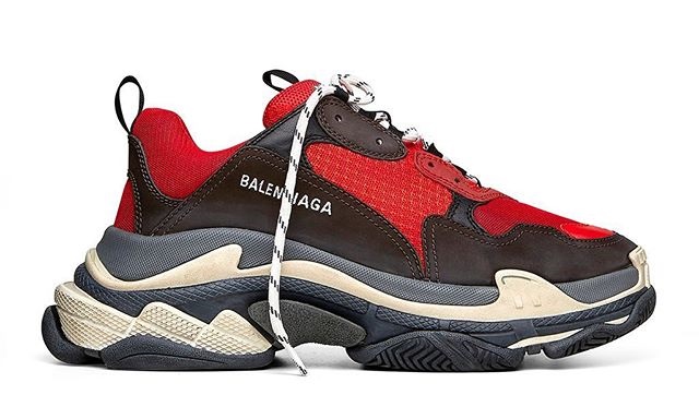 Red/Black カラーのBALENCIAGA Triple-s 2018 S/Sモデル (バレンシアガ トリプル ソール 2018年 春夏モデル)