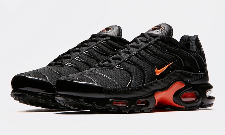 【オフィシャルイメージ】ナイキ エア マックス プラス “ブラック/オレンジ” (NIKE AIR MAX PLUS “Black/Orange”) [AO9564-001]