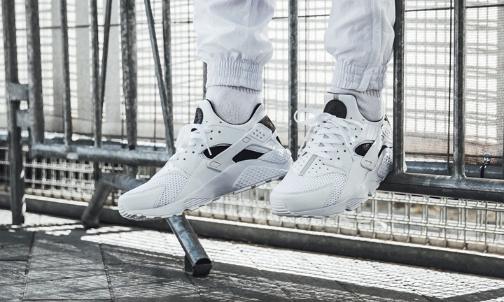 【オフィシャルイメージ】ナイキ エア ハラチ “ホワイト/ブラック” (NIKE AIR HUARACHE “White/Black”) [318429-110]