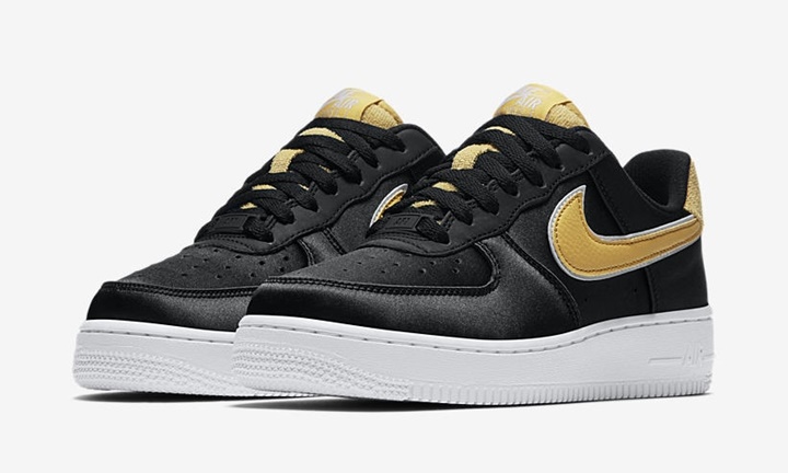 【オフィシャルイメージ】サテンのブラック/ゴールドカラー ナイキ エア フォース 1 ロー (NIKE AIR FORCE 1 LOW “Stain Black/Gold”) [AA0287-005]