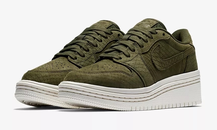 【オフィシャルイメージ】ナイキ ウィメンズ エア ジョーダン 1 リフテッド “オリーブ キャンバス” (NIKE WMNS AIR JORDAN 1 LOW LIFTED “Olive Canvas”) [AO1334-300]