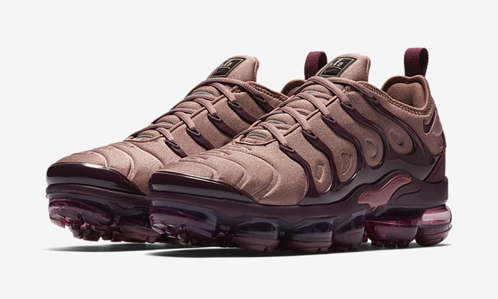 【オフィシャルイメージ】ナイキ ウィメンズ エア ヴェイパーマックス プラス “スモーキー モーヴ” (NIKE WMNS AIR VAPORMAX PLUS “Smokey Mauve”) [AO4550-200]