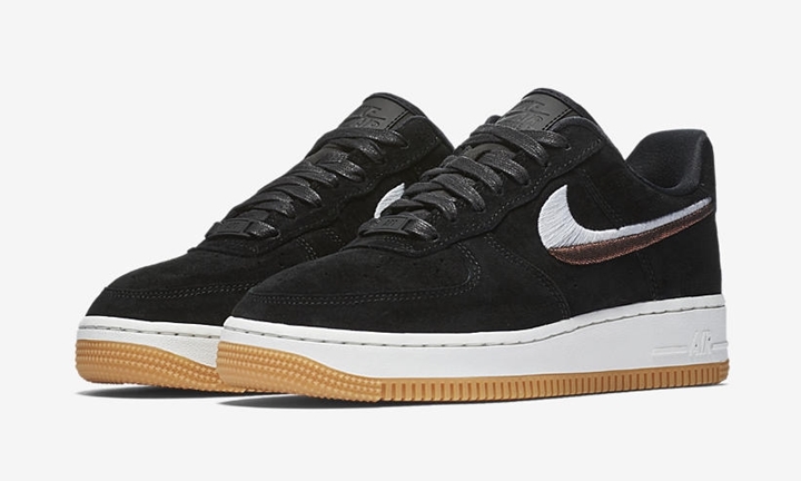 【オフィシャルイメージ】ナイキ ウィメンズ エア フォース 1 ロー ラックス “ブラック/ガム イエロー” (NIKE WMNS AIR FORCE 1 LOW LX “Black/Gum Yellow”) [898889-010]