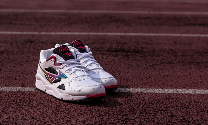 mizuno sky medal og white