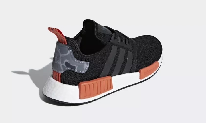 ヒールにカモフラパターンを採用したadidas Originals NMD_R1 “Core Black” (アディダス オリジナルス エヌ エム ディー “コア ブラック”) [AQ0882]