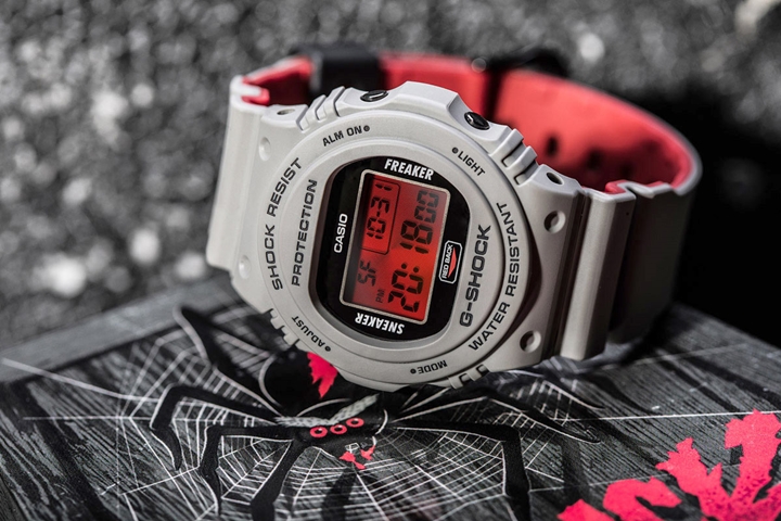 11/1発売!Sneaker Freaker 15th × G-SHOCK 35th DW5700 11/1発売!Sneaker Freaker 15th × G-SHOCK 35th DW5700