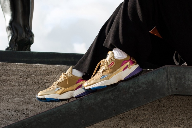 12/6発売！adidas Originals WMNS FALCON “Metallic Gold/Off White” (アディダス オリジナルス ウィメンズ ファルコン “メタリック ゴールド/オフホワイト”) [CG6247]