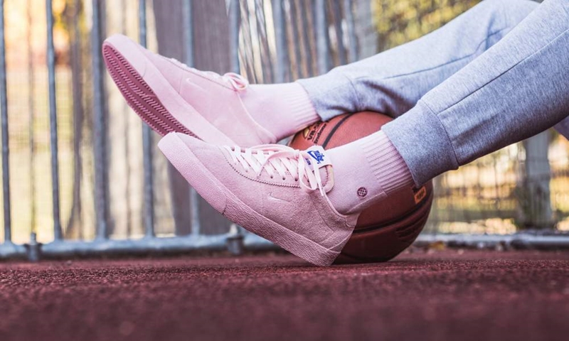 【オフィシャルイメージ】ナイキ SB ズーム ブレザー ロー NBA “バブルガム” (NIKE SB ZOOM BLAZER LOW NBA “Bubblegum”) [AR1574-669]