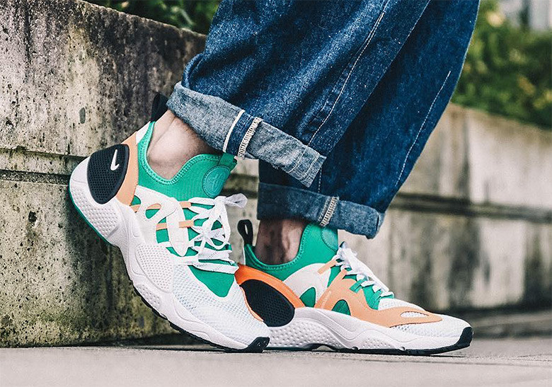 nike huarache edge on feet