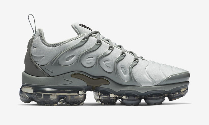 vapormax plus mica green