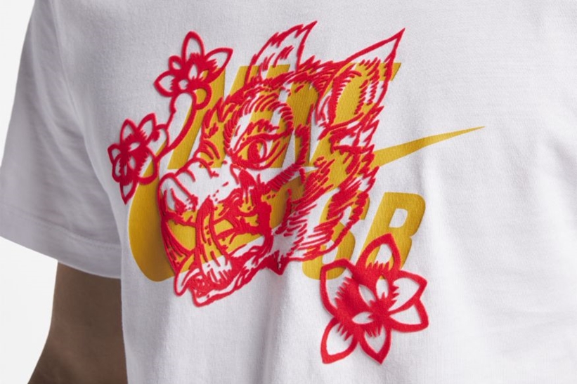 2019年の干支 “亥”をプリントしたNKE SB PIG S/S TEE 2カラー (ナイキ ピッグ) [AO0391-063,100]