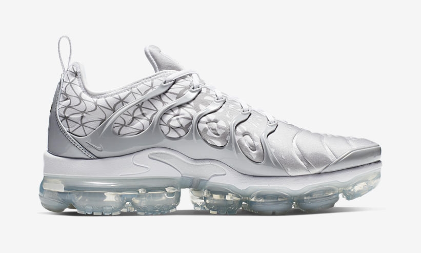 metallic silver vapormax plus